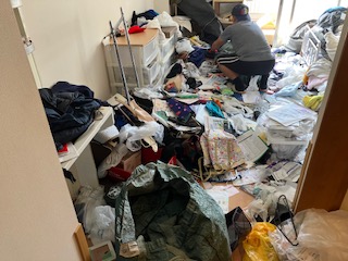 ごみ屋敷